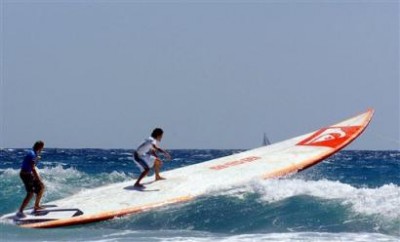 worlds-longest-surfboard.jpg