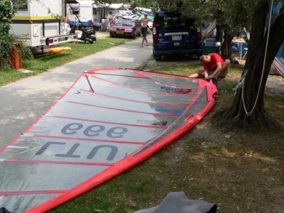 Bures takelavimas kempinge.JPG (0 Baitų) Peržiūrėta 3039 kartus(ų) Bures takelavimas kempinge.JPG